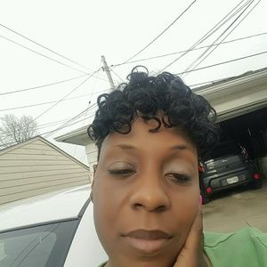 Meet your Posher, Ebony